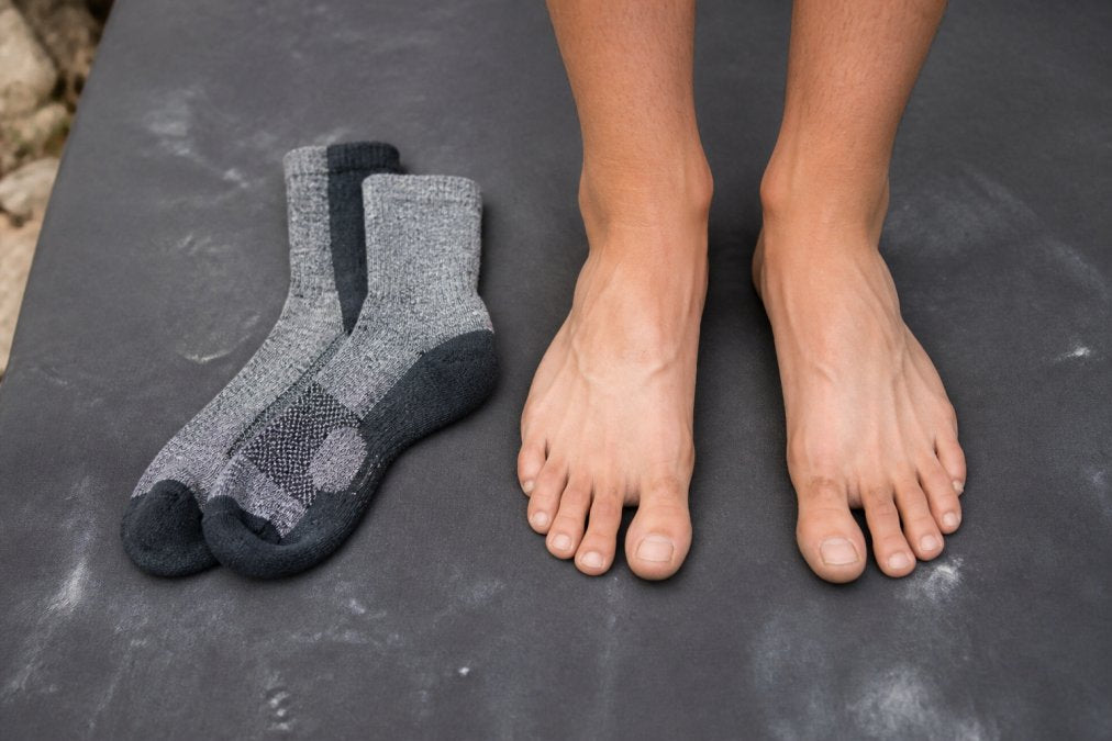 Climbing Socks vs Barefoot: Which Wins